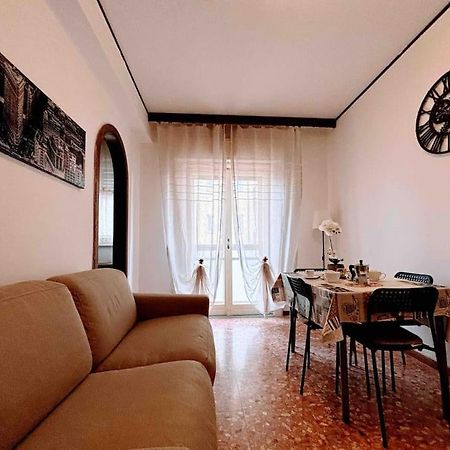 Netflix - Wi-Fi - “Fiume 19” - Appartement Triëst Buitenkant foto